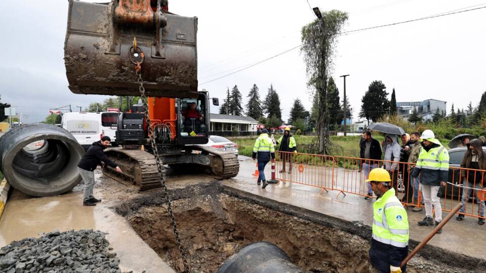 Arifiye Atatürk Caddesi’nde 12 Kilometrelik Altyapı ve Üstyapı Yenileme Başladı