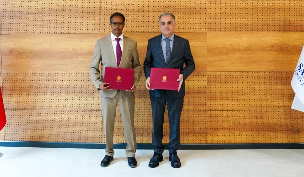 Somali Zemzem Üniversitesi Heyeti Sakarya Üniversitesinde İş Birliği Fırsatlarını Değerlendirdi